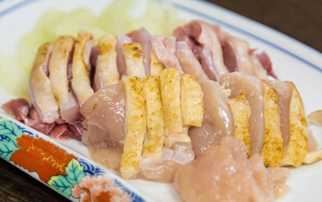Rå kyckling, en del av den japanska rawfood-kulturen. Foto: Kanonsky
