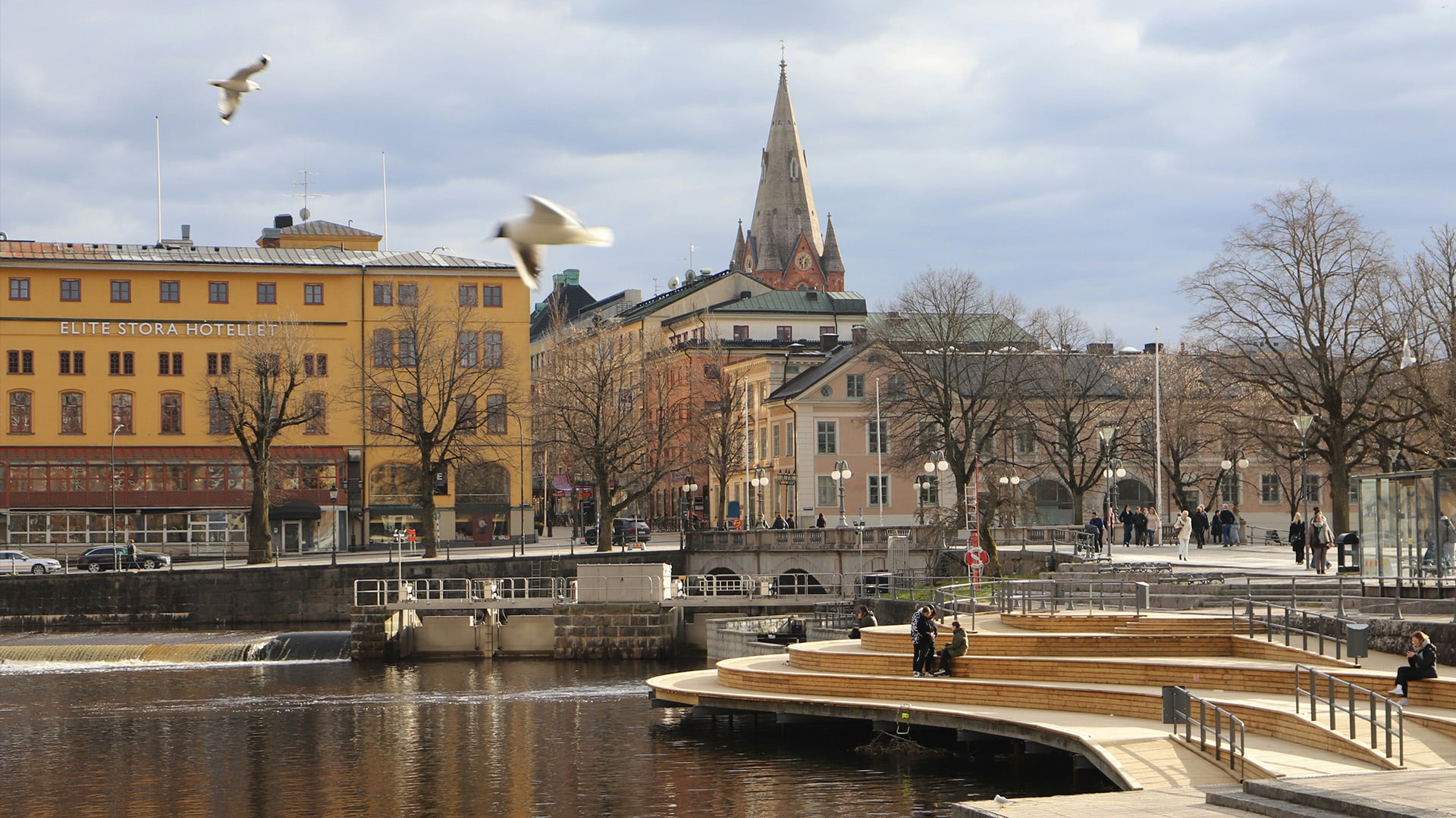 Nyår i Örebro 2025/2026: den mest kompletta guiden till middag, takeaway och tolvslaget